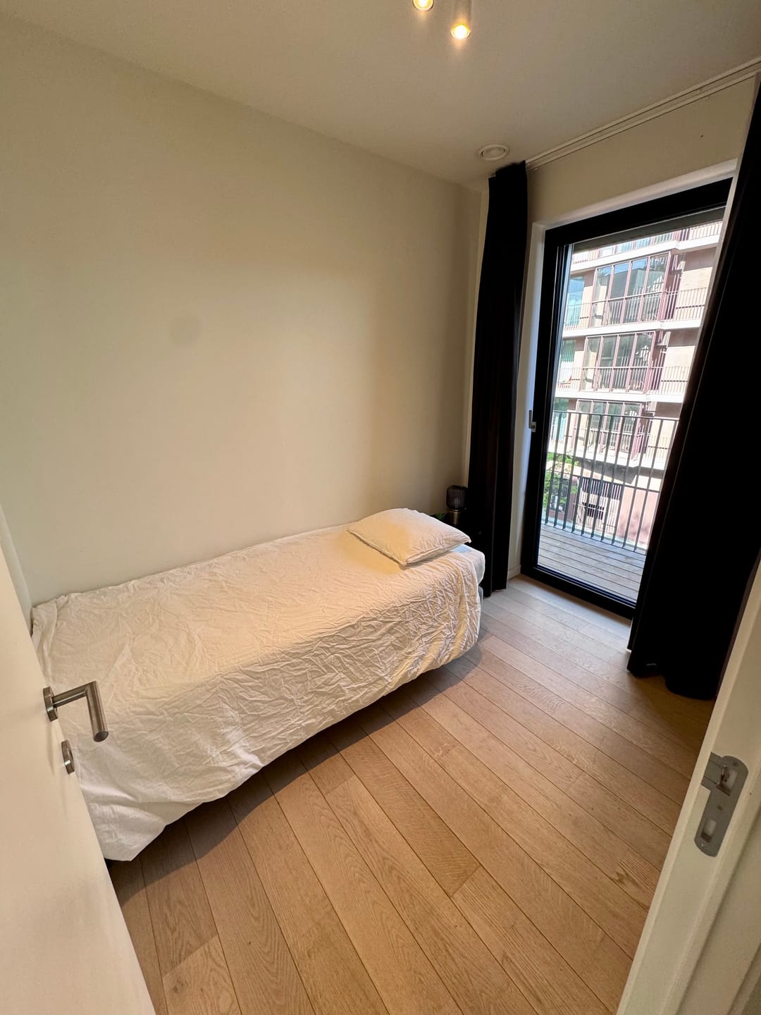 South Parkside — 3-Bedroom Apartment 16