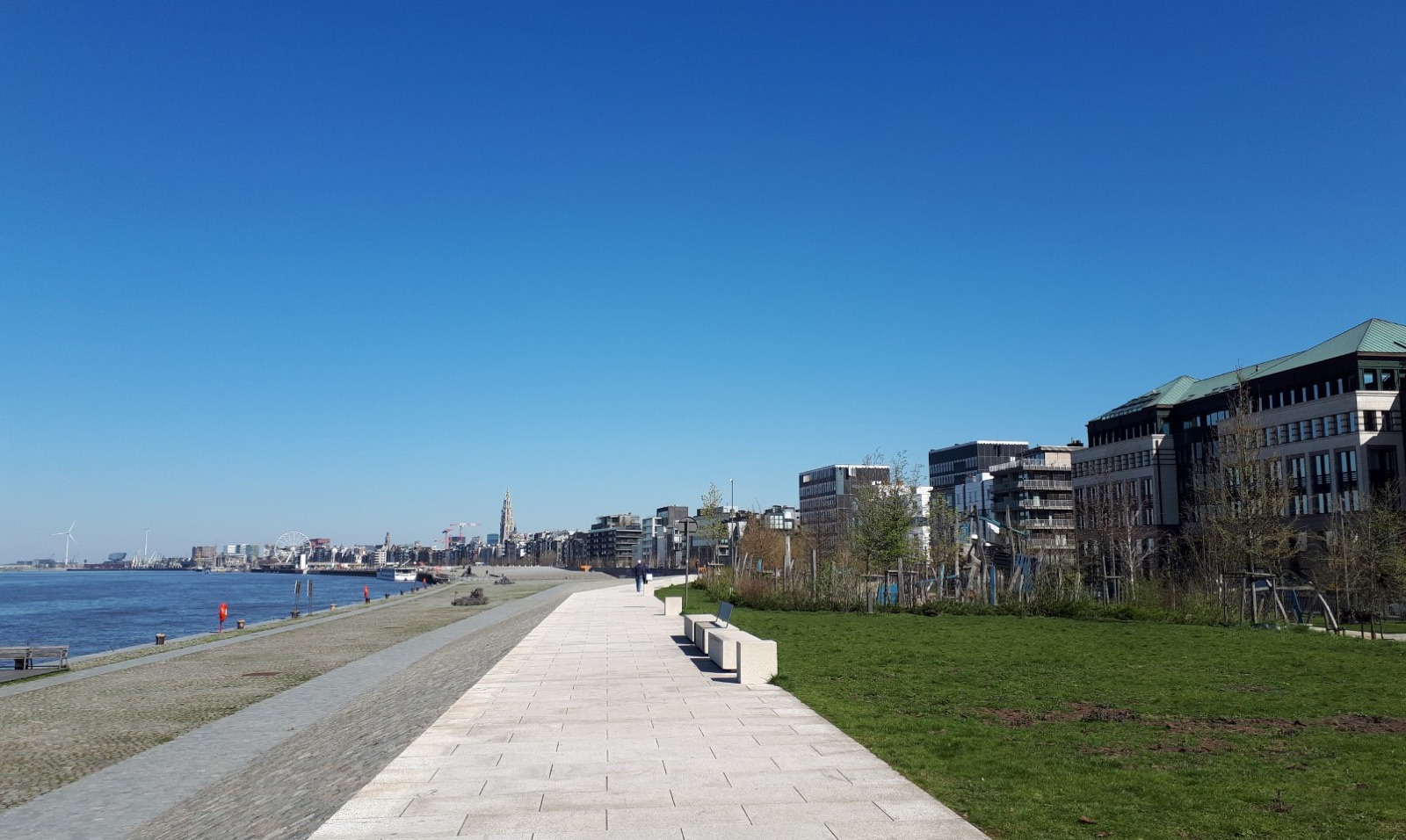 The renovated Scheldekaai riverside park